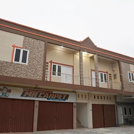 Reddoorz Syariah Near Sultan Syarif Kasim II Airport Hotel Pekanbaru Buitenkant foto