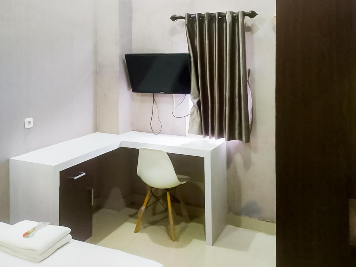 Reddoorz Syariah Near Sultan Syarif Kasim II Airport Hotel Pekanbaru Buitenkant foto