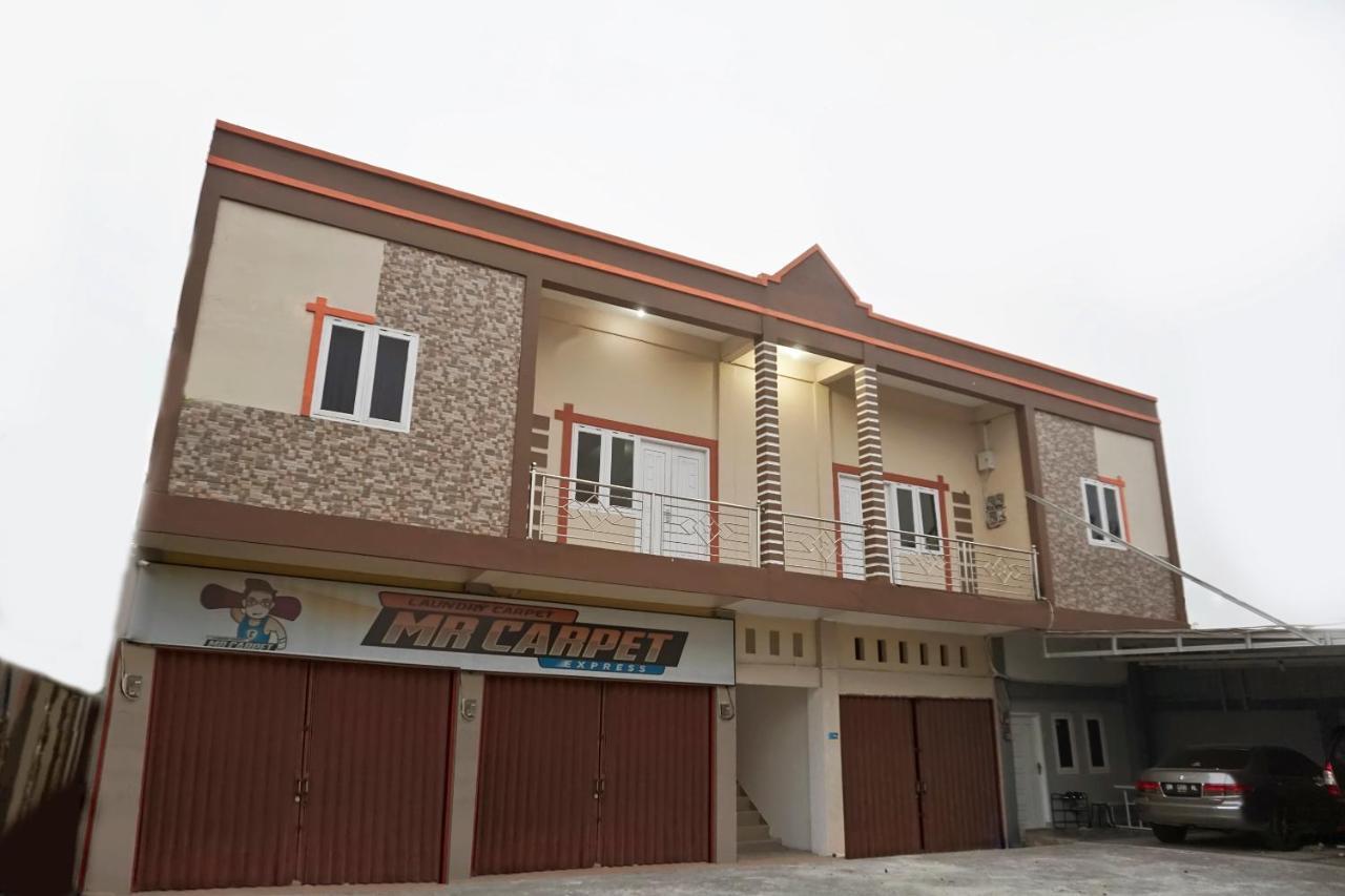 Reddoorz Syariah Near Sultan Syarif Kasim II Airport Hotel Pekanbaru Buitenkant foto